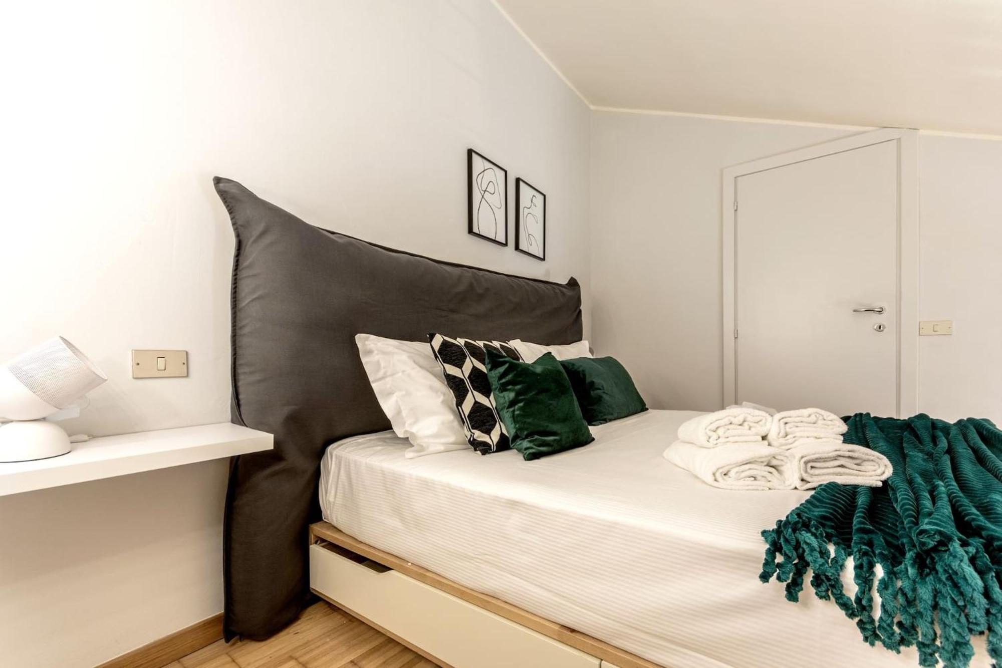 Lovely Apartments In The Hearth Of Brera By Rentopolis Milão Exterior foto